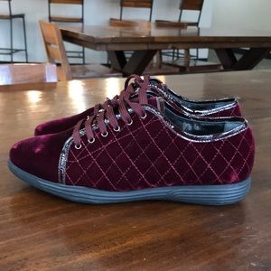 Aquatalia Burgundy velvet & Leather 9M Sneakers